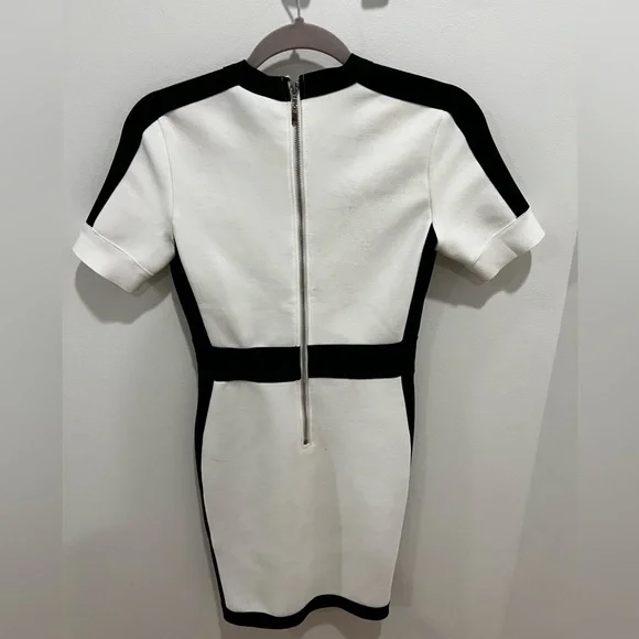 White bandage dress with short sleeves and buttons - Picture 3 of 5